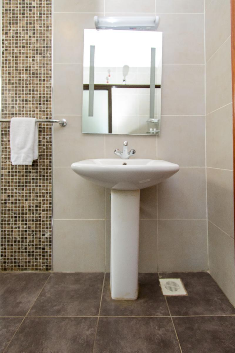 Victoria Comfort Inn キスム エクステリア 写真